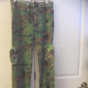 TORN OUTDOOR GEAR ARMY  SWEATPANTS - SIZE - S